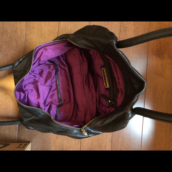 Isabella Fiori New Leather Handbag. GF zipper pull - Picture 4 of 4